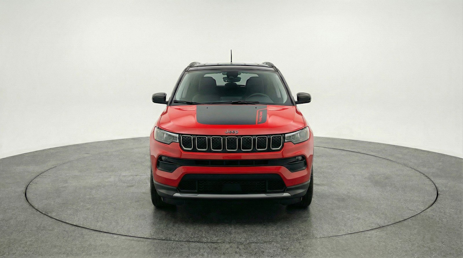 Used 2025 Jeep Compass Trailhawk image 2