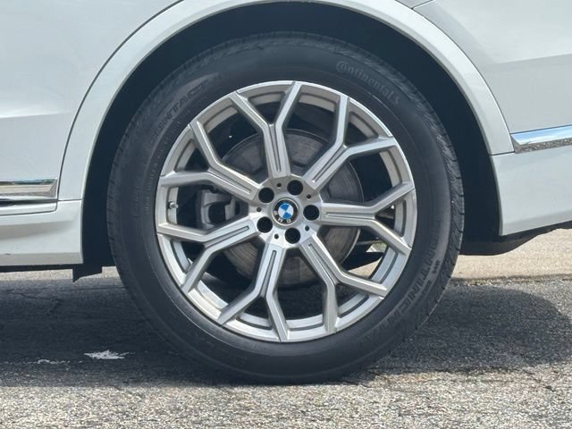 Used 2026 BMW X7 xDrive40i AWD/4WD image 3