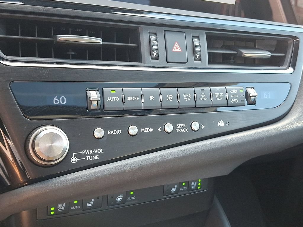 Used 2025 Lexus ES 350 w/ Premium Package FWD image 17