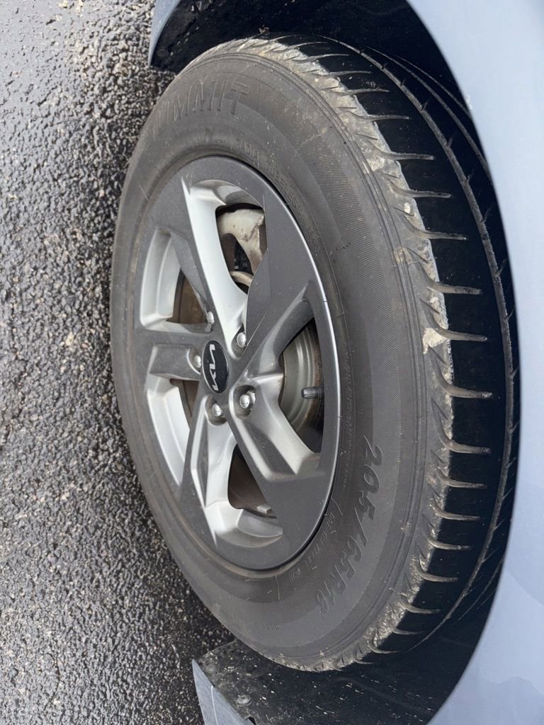 Used 2022 Kia K5 LXS image 17