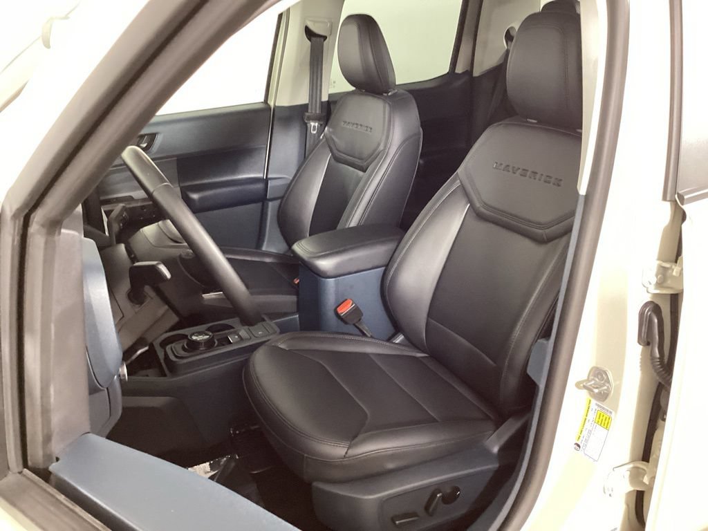Used 2025 Ford Maverick Lariat w/ Black Appearance Package AWD/4WD image 24