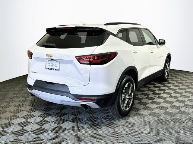 Used 2023 Chevrolet Blazer LT w/ Convenience Package FWD image 8