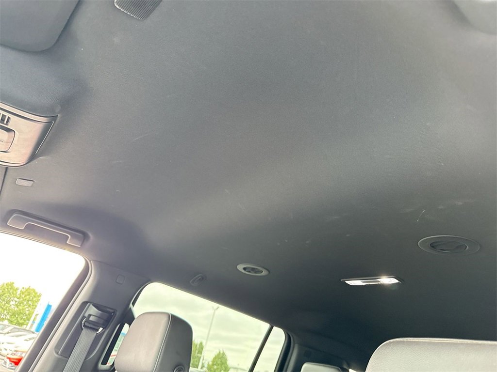 Used 2021 Chevrolet Suburban LT image 22
