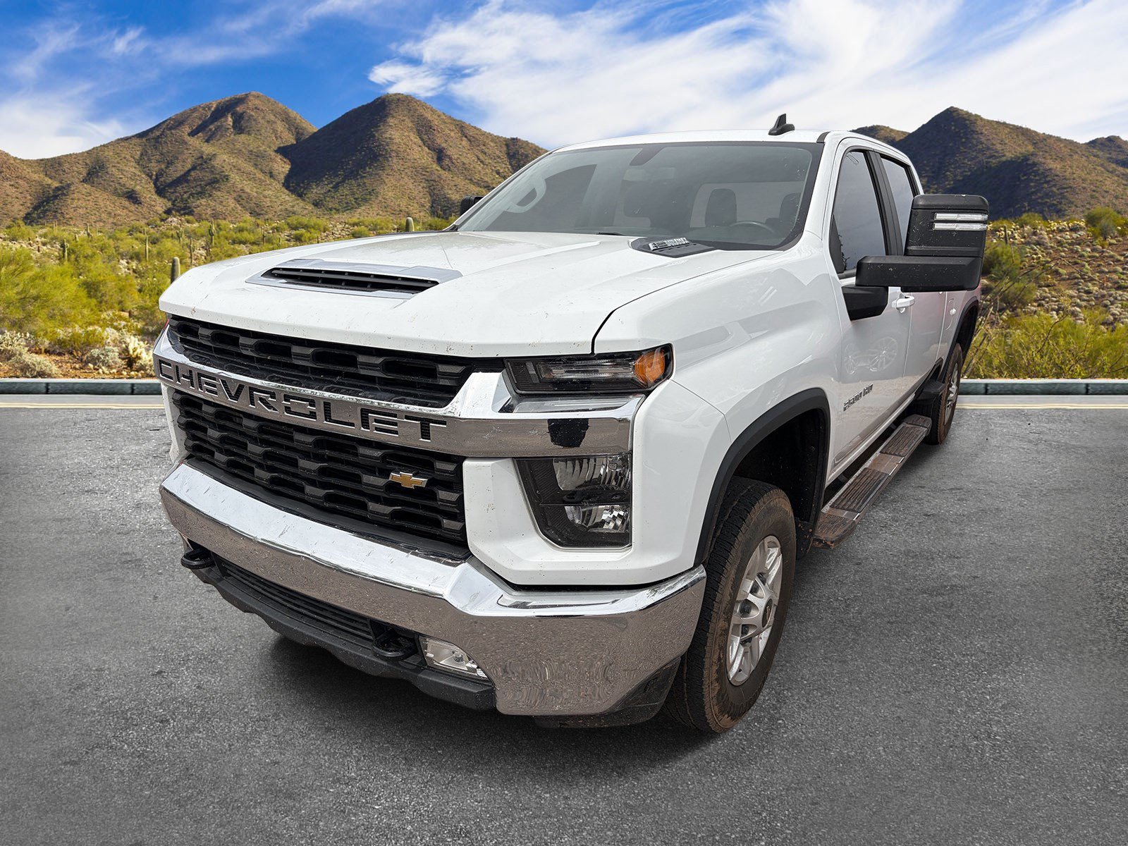 Used 2022 Chevrolet Silverado 2500 LT w/ Convenience Package AWD/4WD image 2