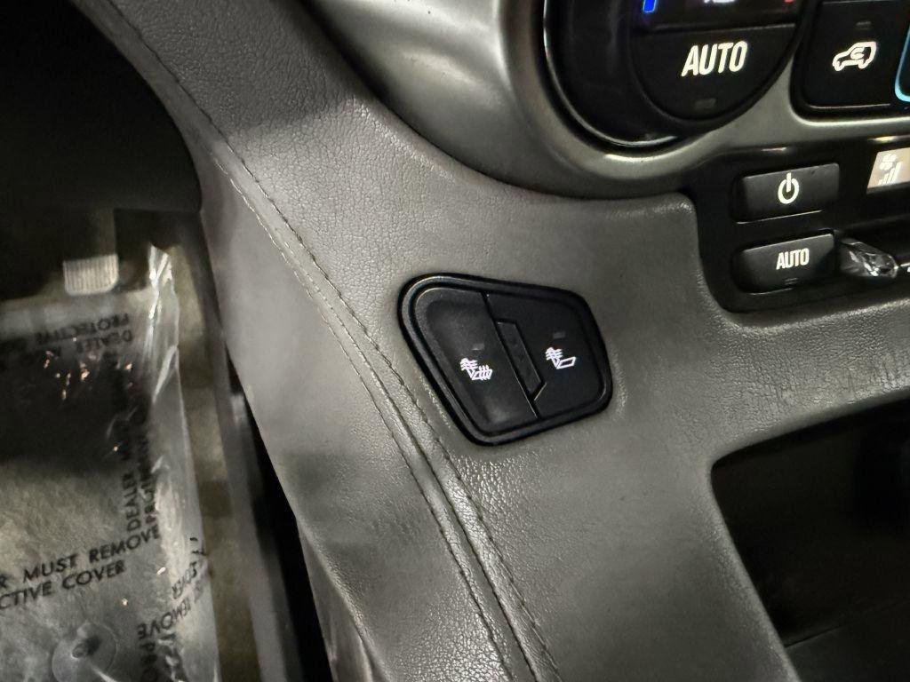 Used 2015 Chevrolet Suburban LT image 20