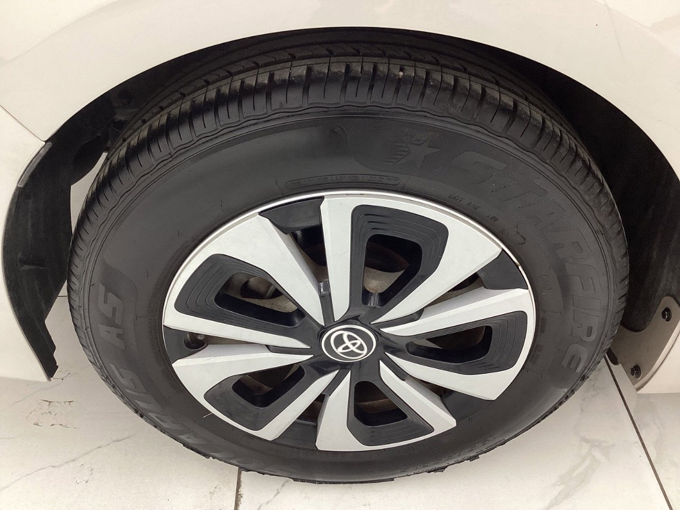 Used 2017 Toyota Prius Prime Premium w/ Carpet Mat Package image 45