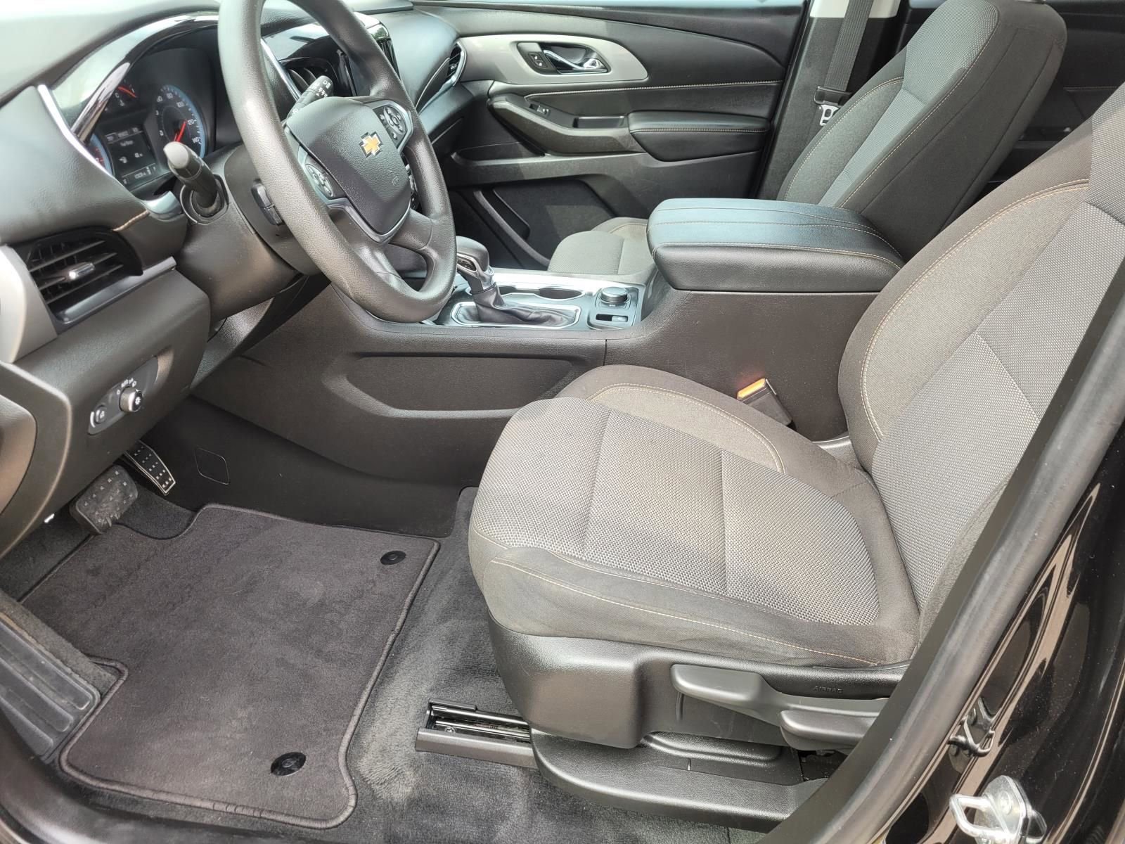 Used 2021 Chevrolet Traverse LS FWD image 22