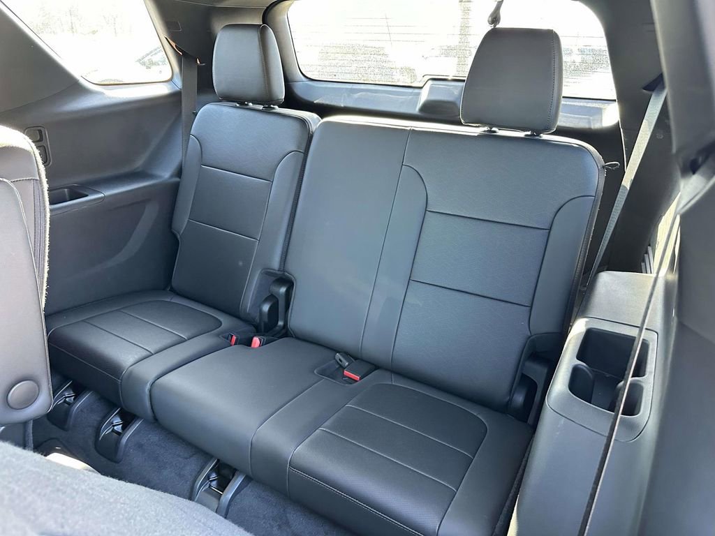 Used 2023 Chevrolet Traverse High Country AWD/4WD image 15