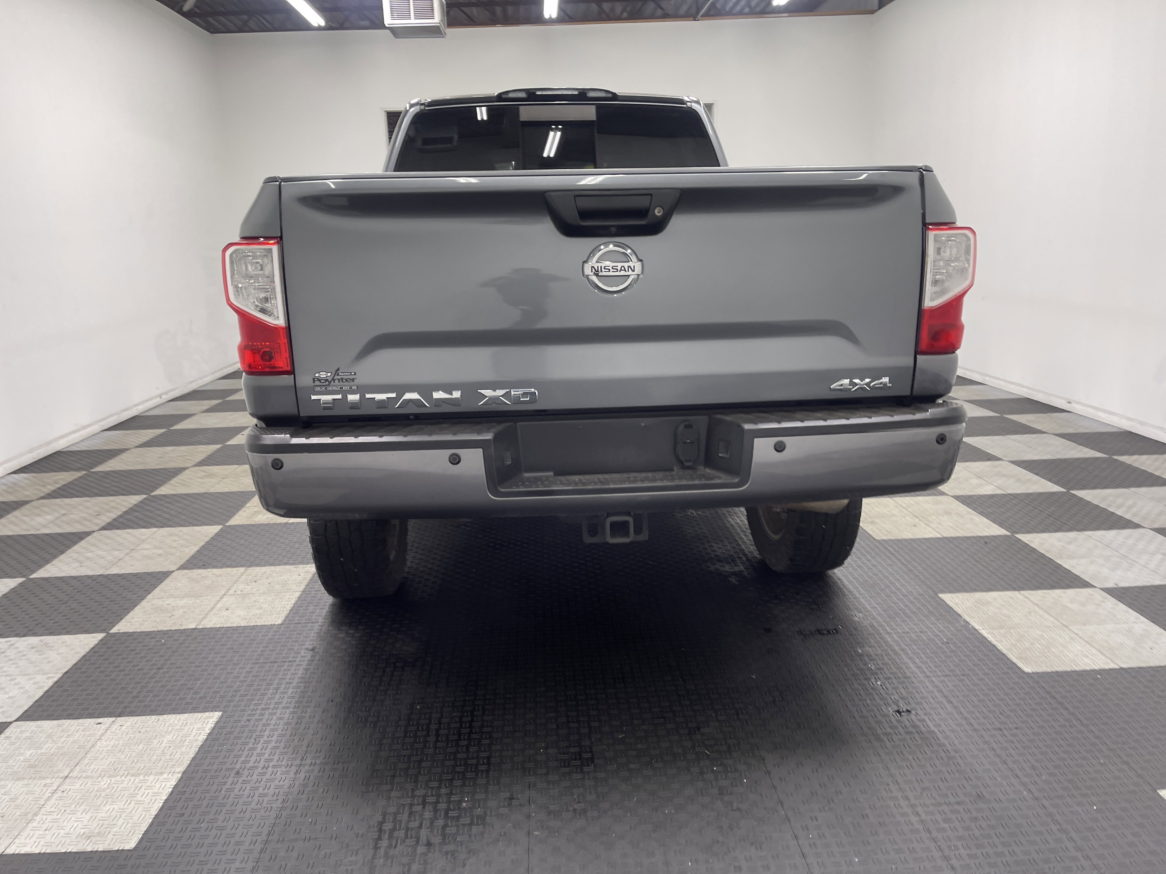 Used 2016 Nissan Titan SL AWD/4WD image 3
