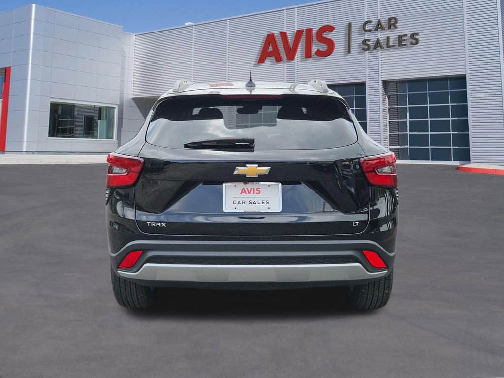 Used 2025 Chevrolet Trax LT w/ LT Convenience Package FWD image 5