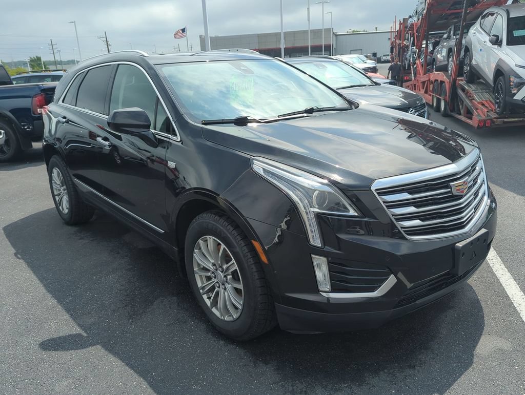 Used 2017 Cadillac XT5 Luxury w/ Driver Awareness Package AWD/4WD image 1