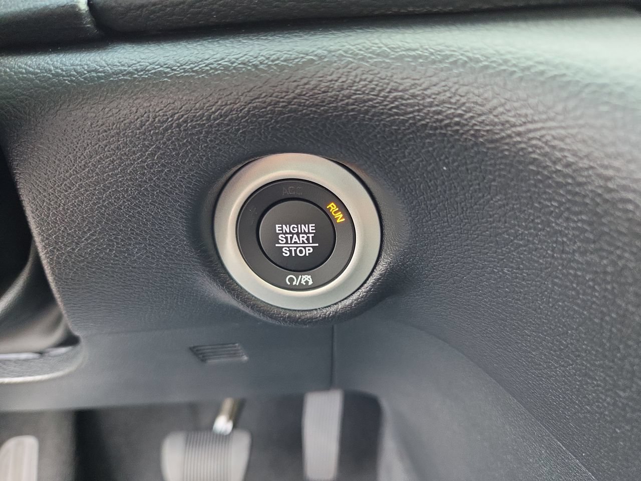 New 2027 Chrysler Pacifica Select AWD/4WD image 30