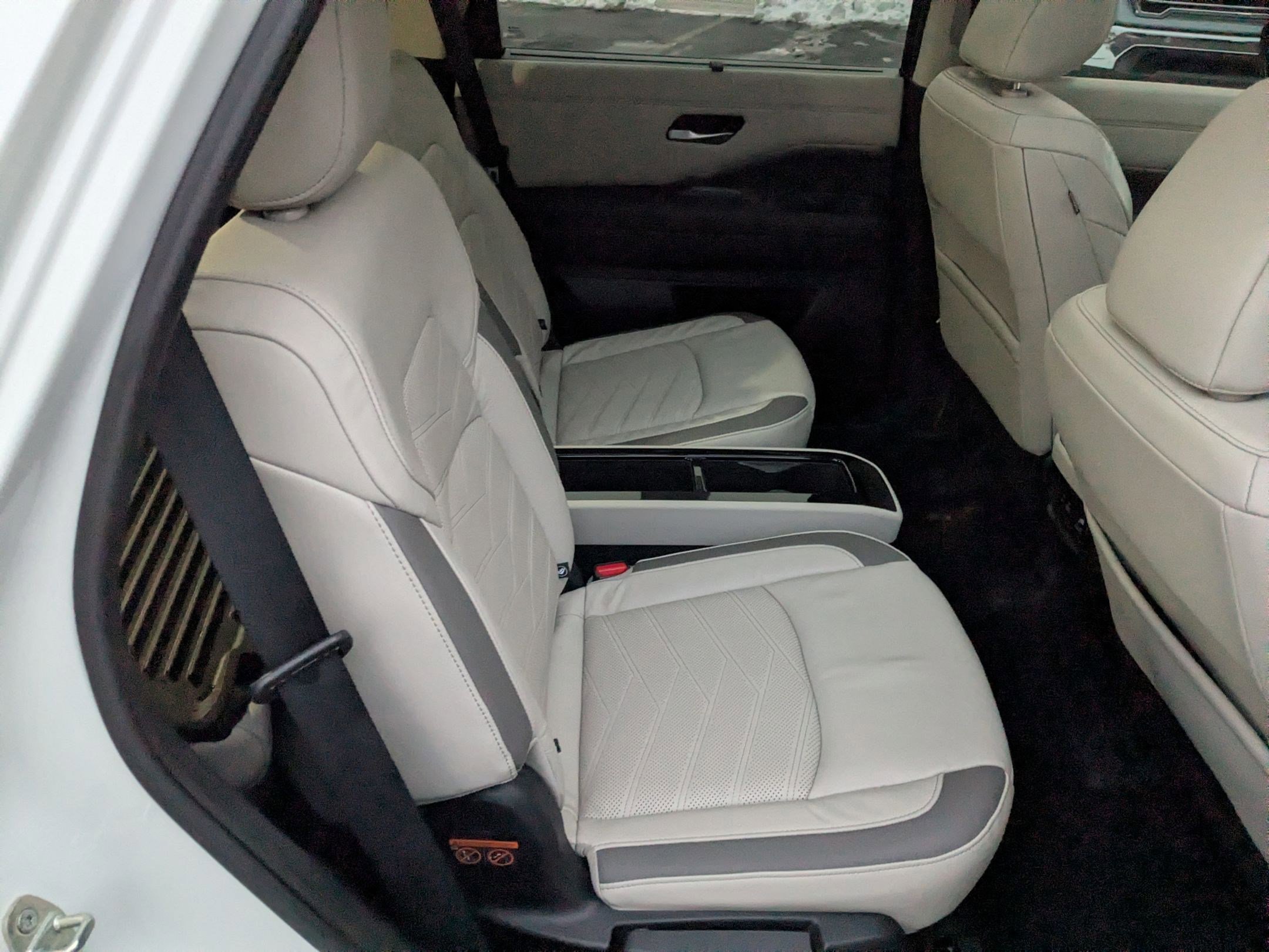 Used 2022 Nissan Pathfinder Platinum w/ Cargo Package image 23