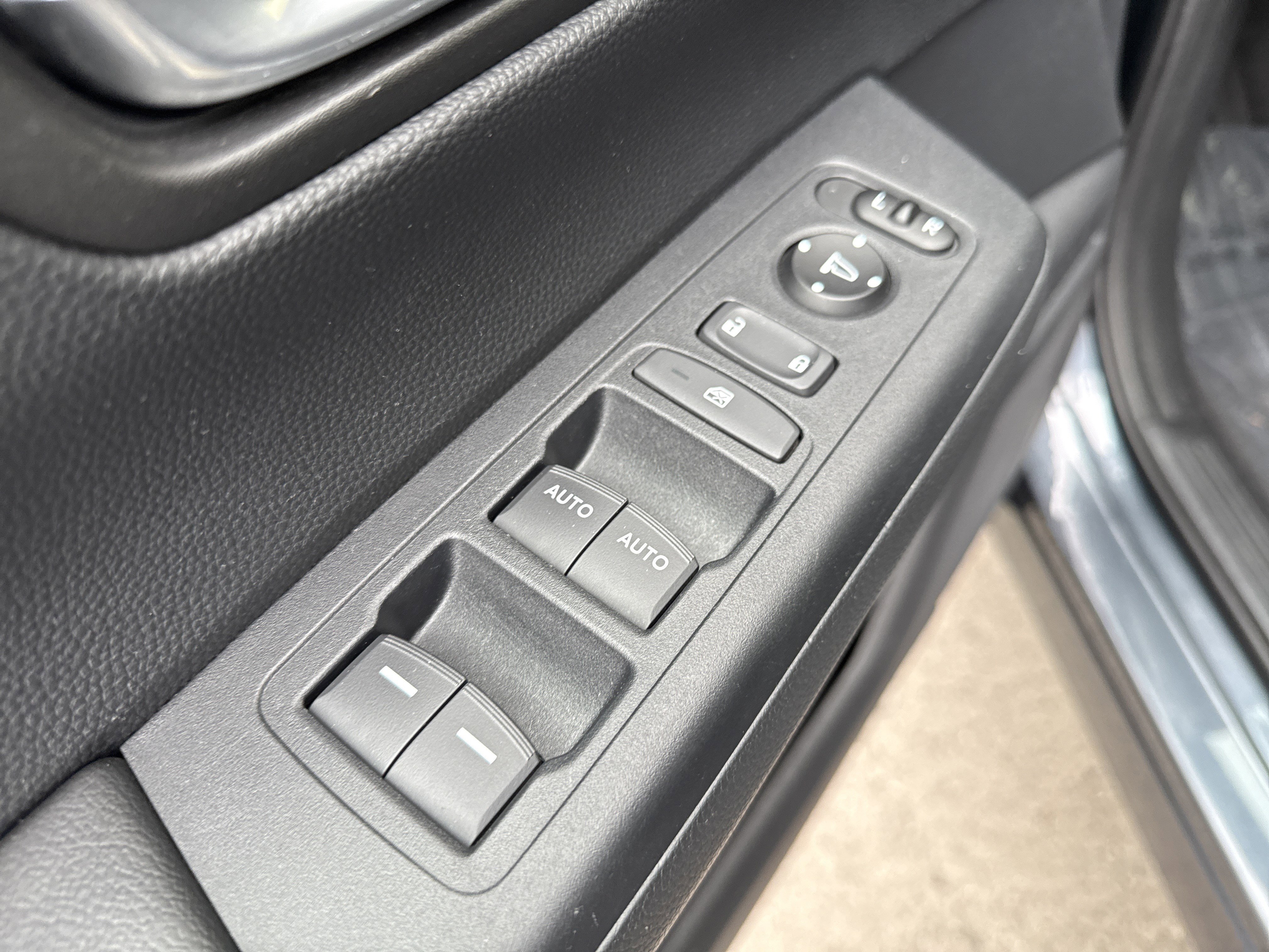 Used 2024 Honda CR-V Sport image 16