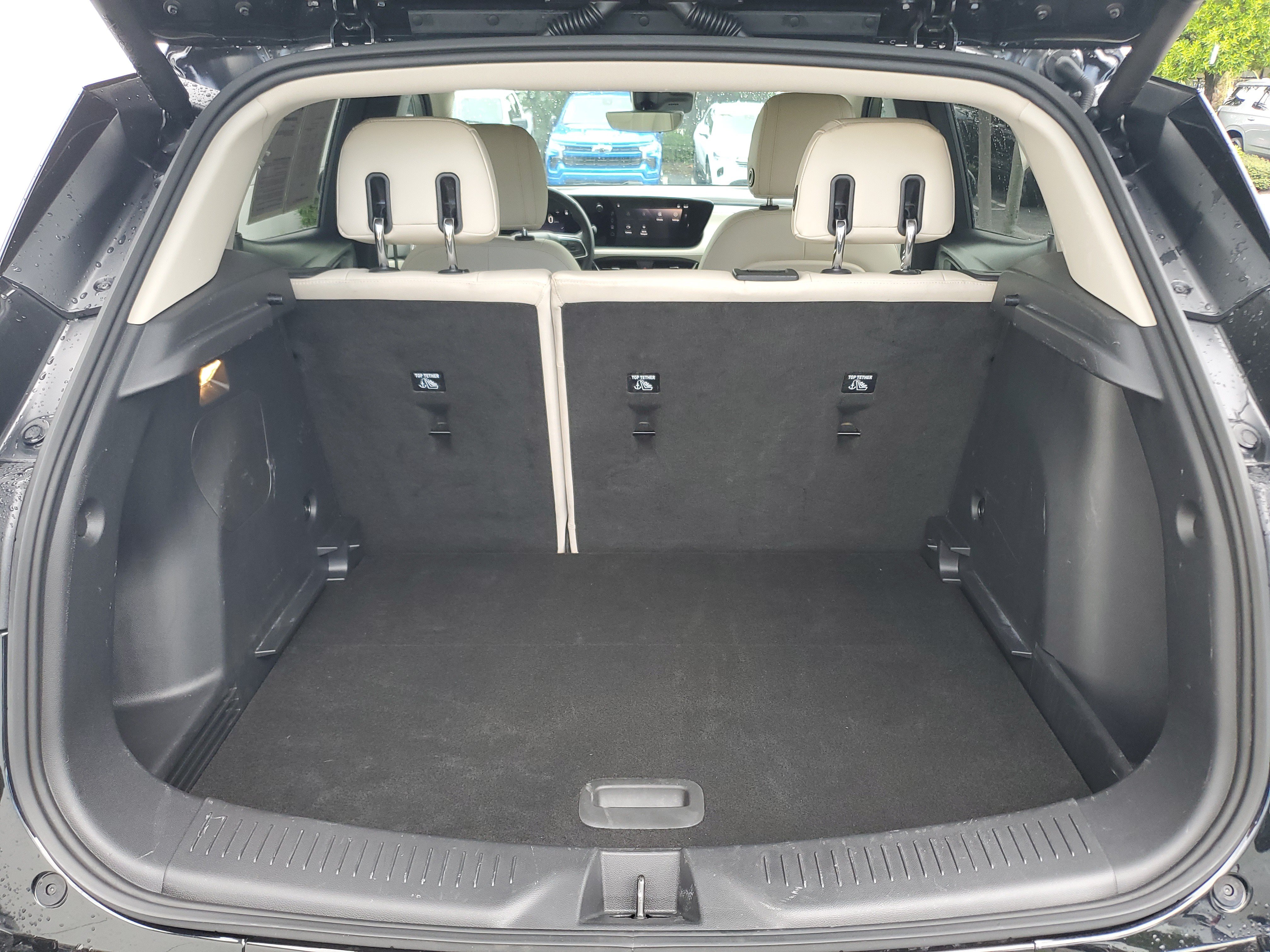 Used 2025 Buick Encore GX Avenir w/ Avenir Technology Package FWD image 10