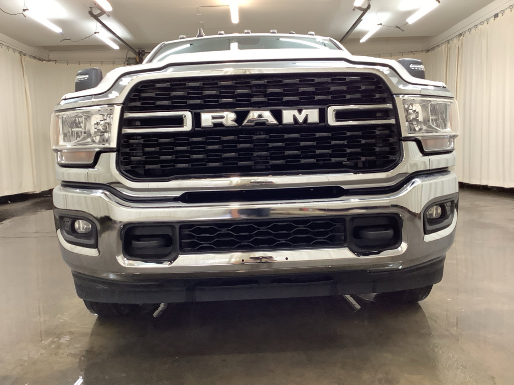 Used 2024 RAM 3500 Big Horn image 10