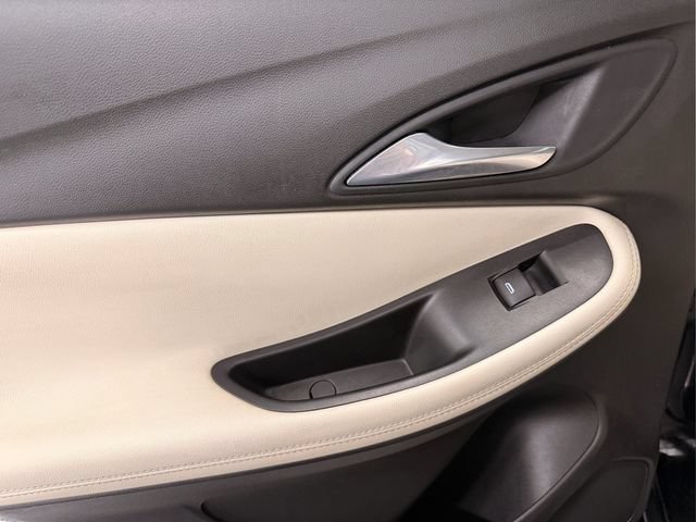 Used 2021 Buick Encore GX Select w/ Sport Touring Package FWD image 16
