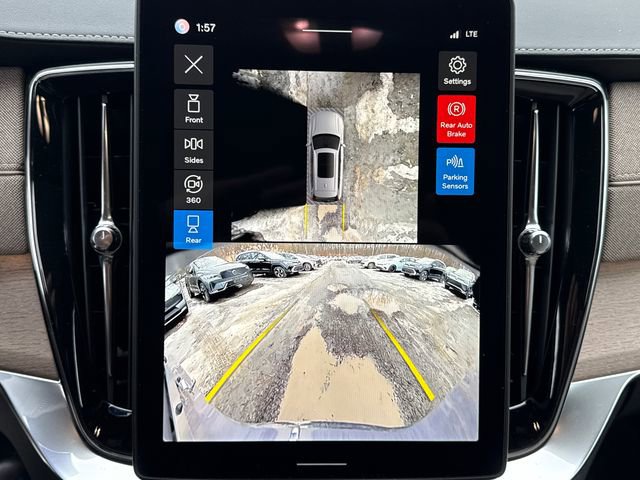 New 2026 Volvo XC90 B6 Plus w/ Protection Package Premier image 16