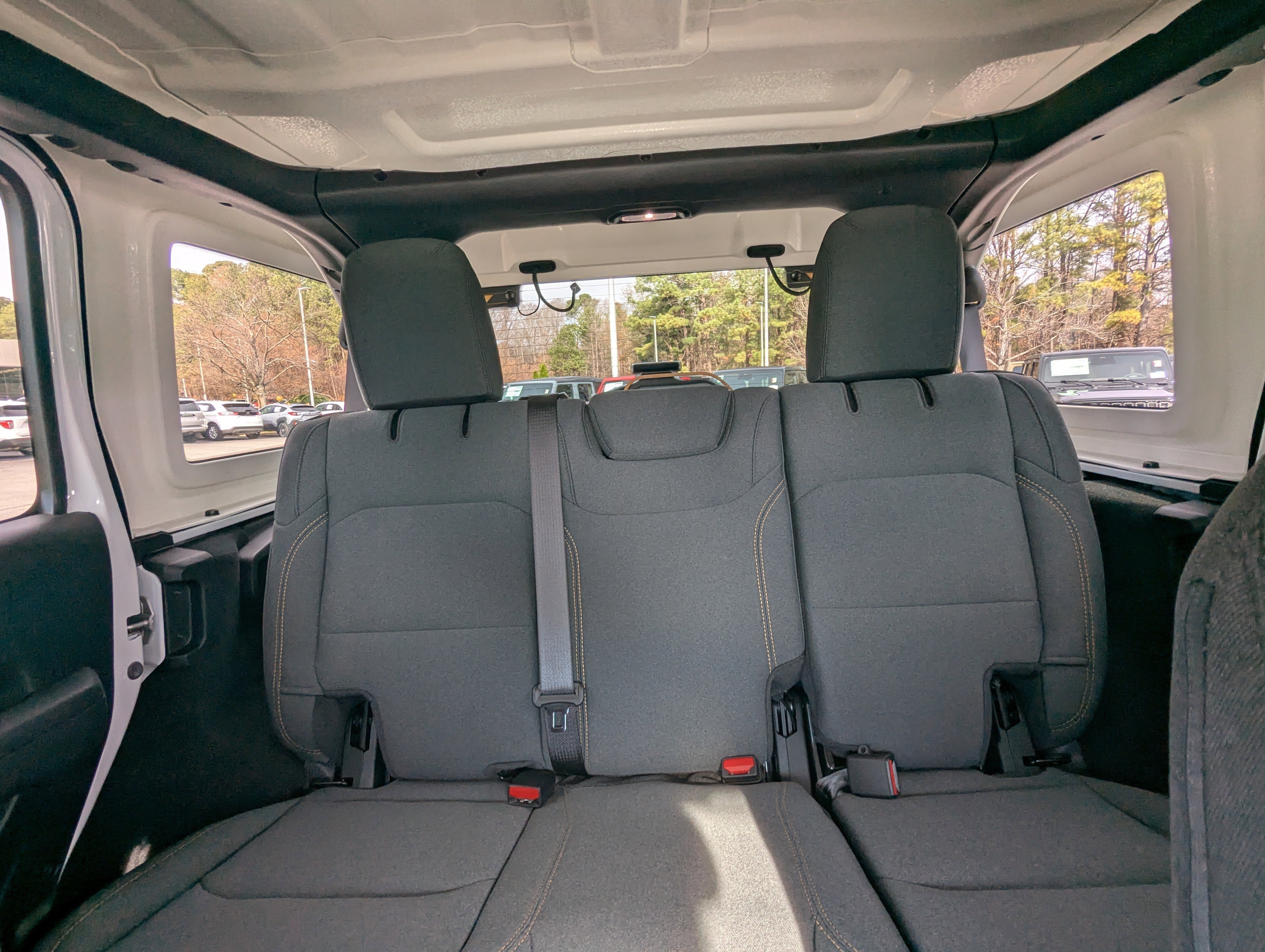 Used 2024 Jeep Wrangler Sport S image 10