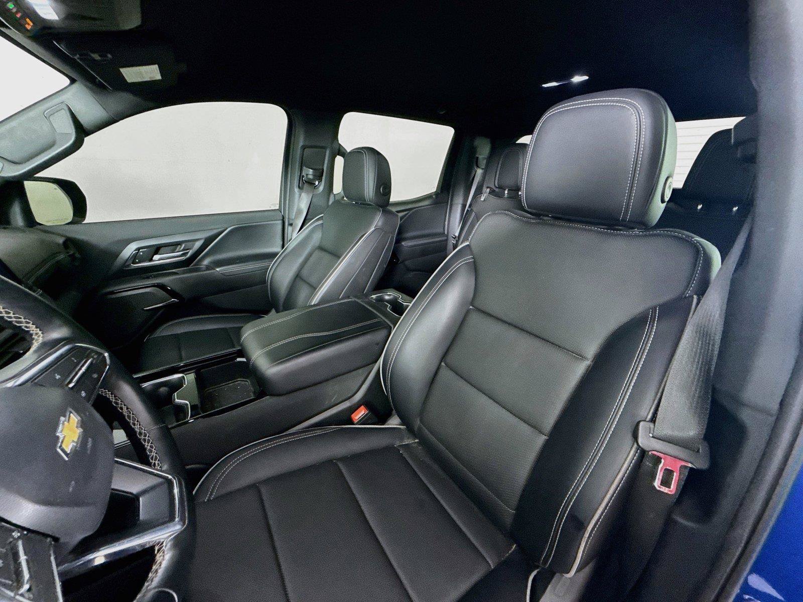 Used 2025 Chevrolet Silverado EV LT AWD/4WD image 6