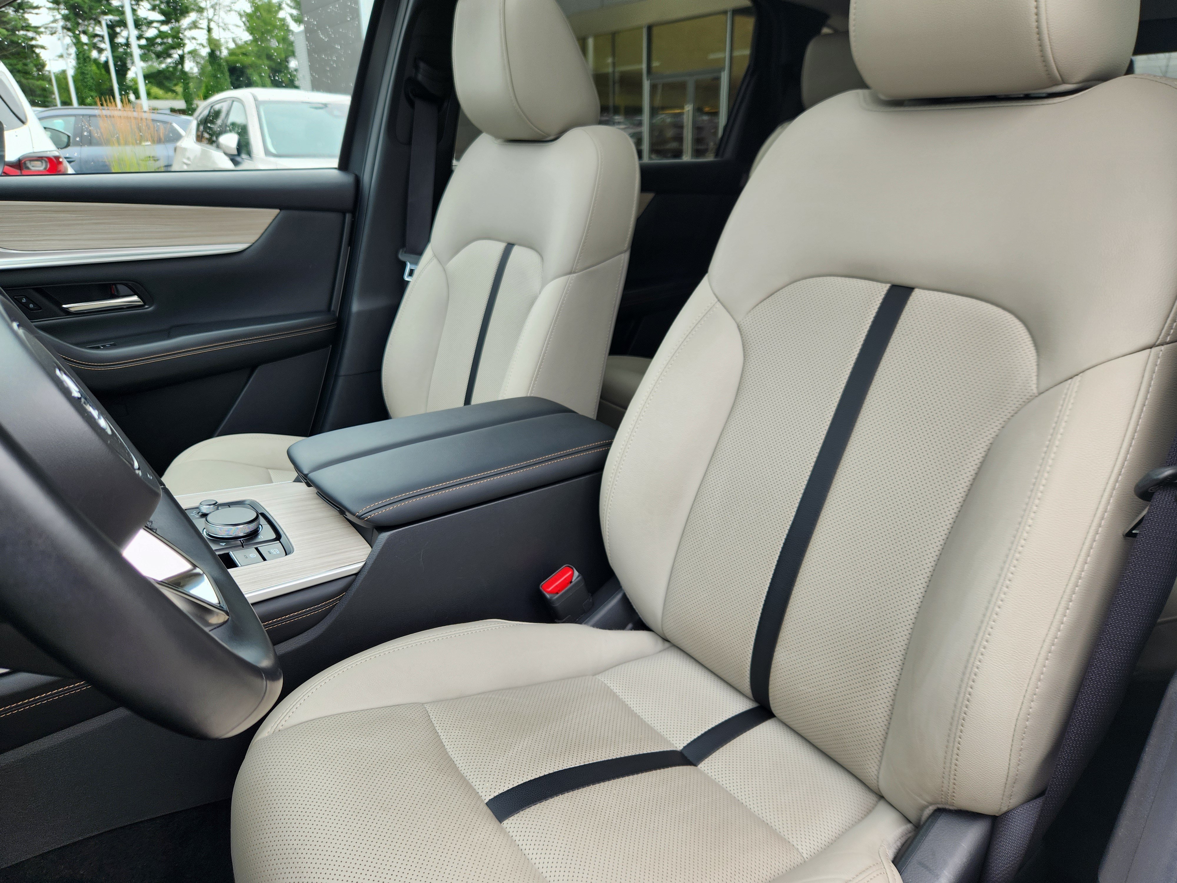 Certified 2024 MAZDA CX-90 Plug-In Hybrid w/ Preferred AWD/4WD image 7