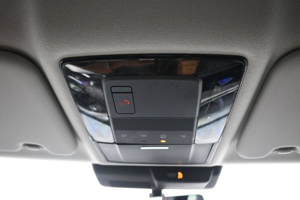 Used 2025 Mitsubishi Outlander AWD image 28