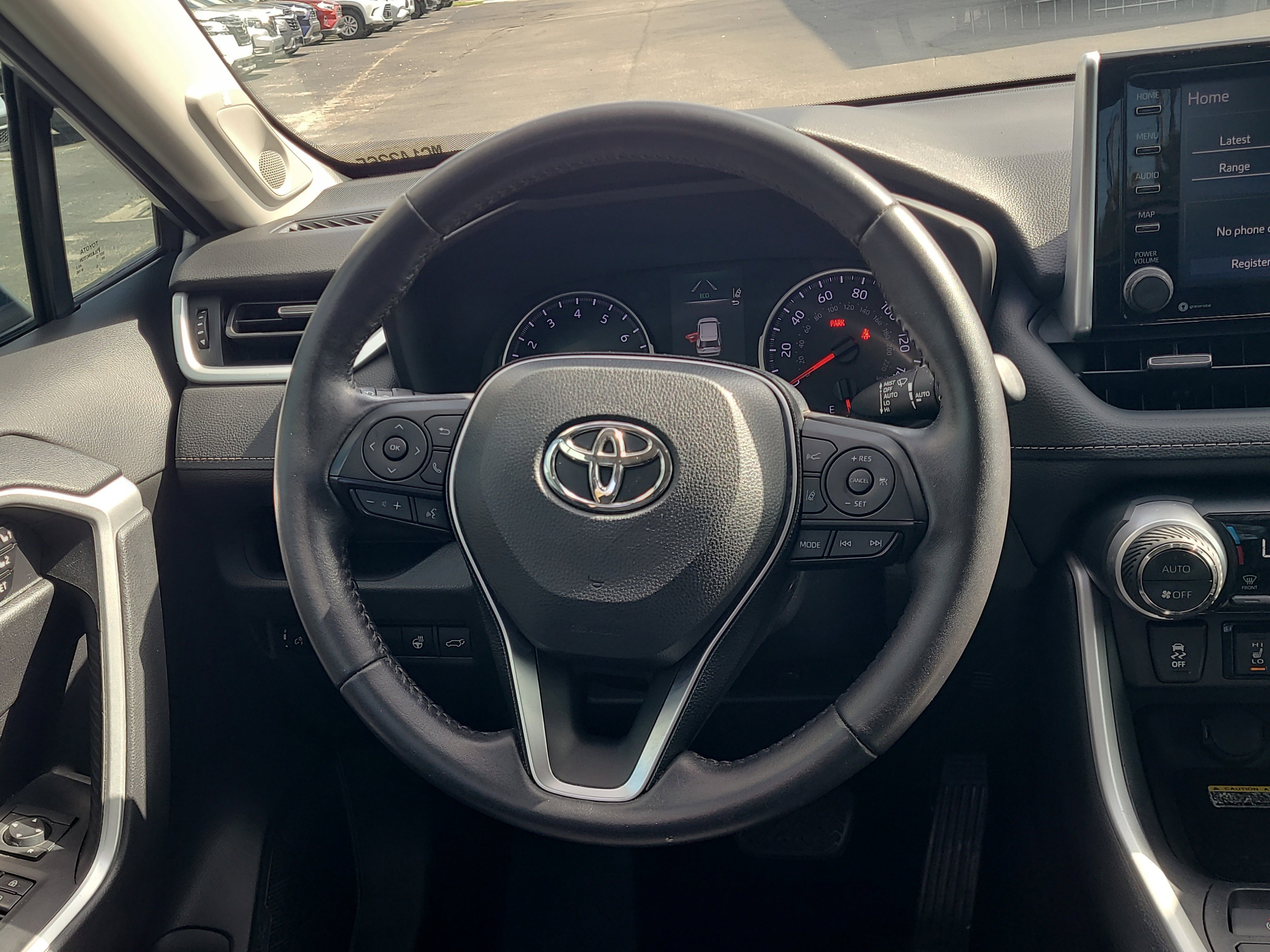 Used 2021 Toyota RAV4 XLE Premium image 16