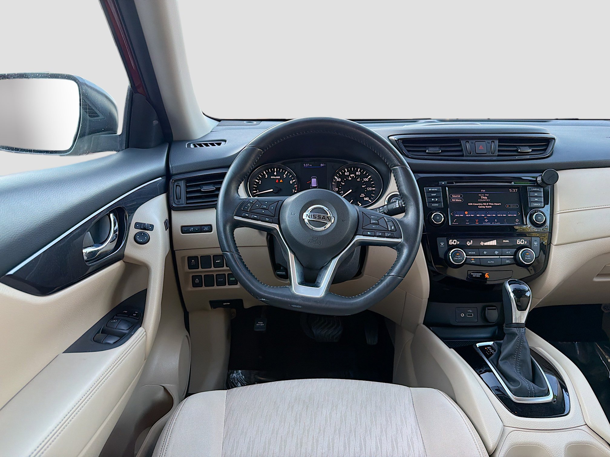 Used 2018 Nissan Rogue SV w/ Sun & Sound Touring Package image 17