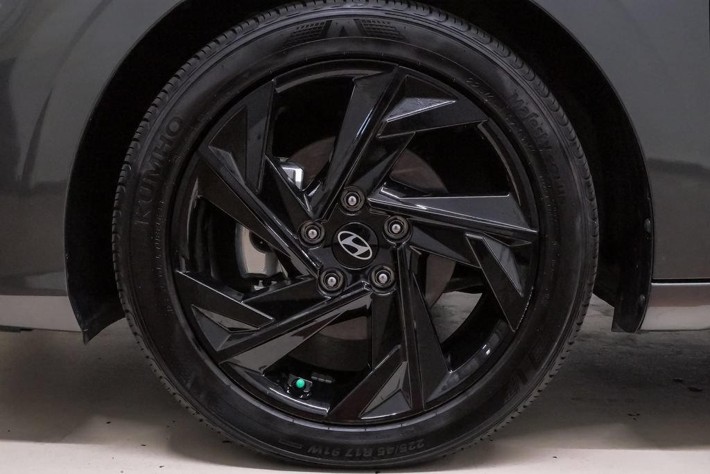 Certified 2026 Hyundai Elantra Sport FWD image 28