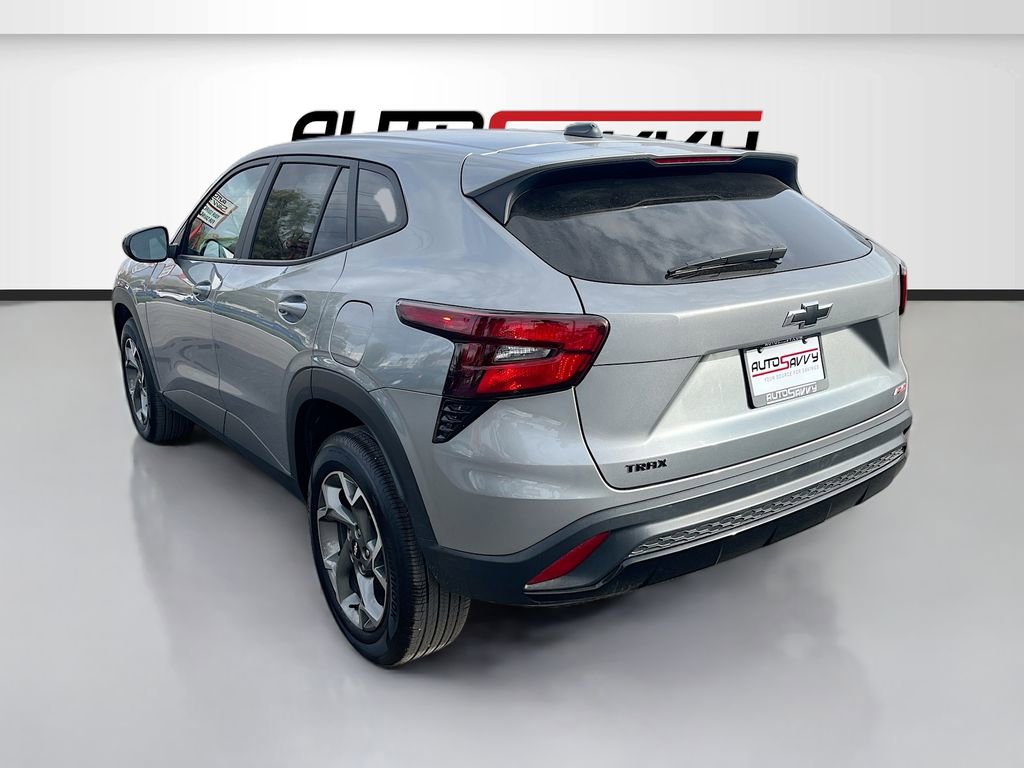 Used 2024 Chevrolet Trax RS FWD image 5