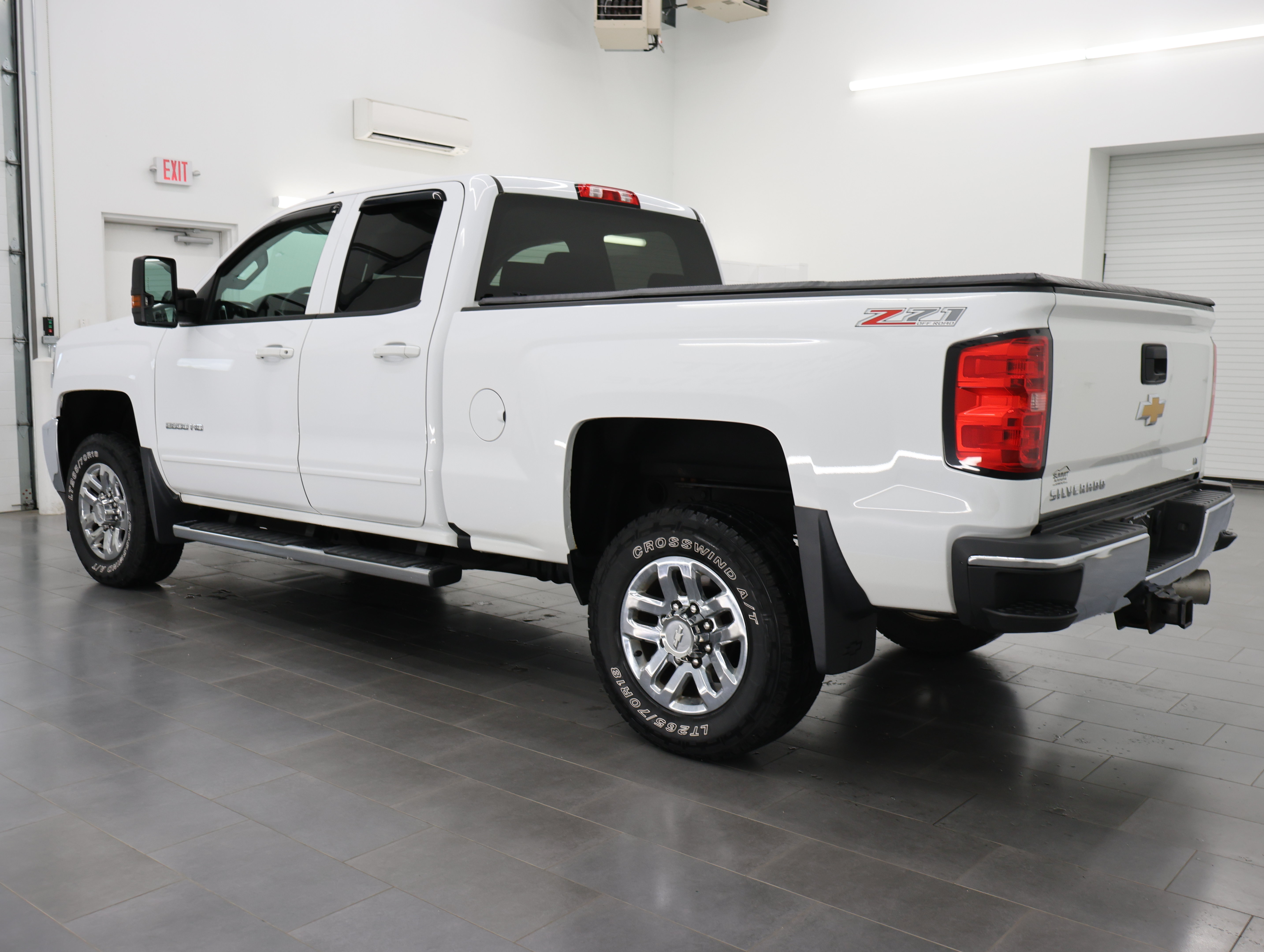 Used 2017 Chevrolet Silverado 2500 LT w/ LT Convenience Package AWD/4WD image 6