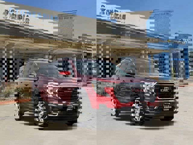 Used 2023 GMC Terrain SLE w/ Driver Convenience Package image 2