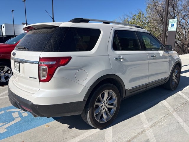 Used 2014 Ford Explorer XLT w/ Equipment Group 202A image 6