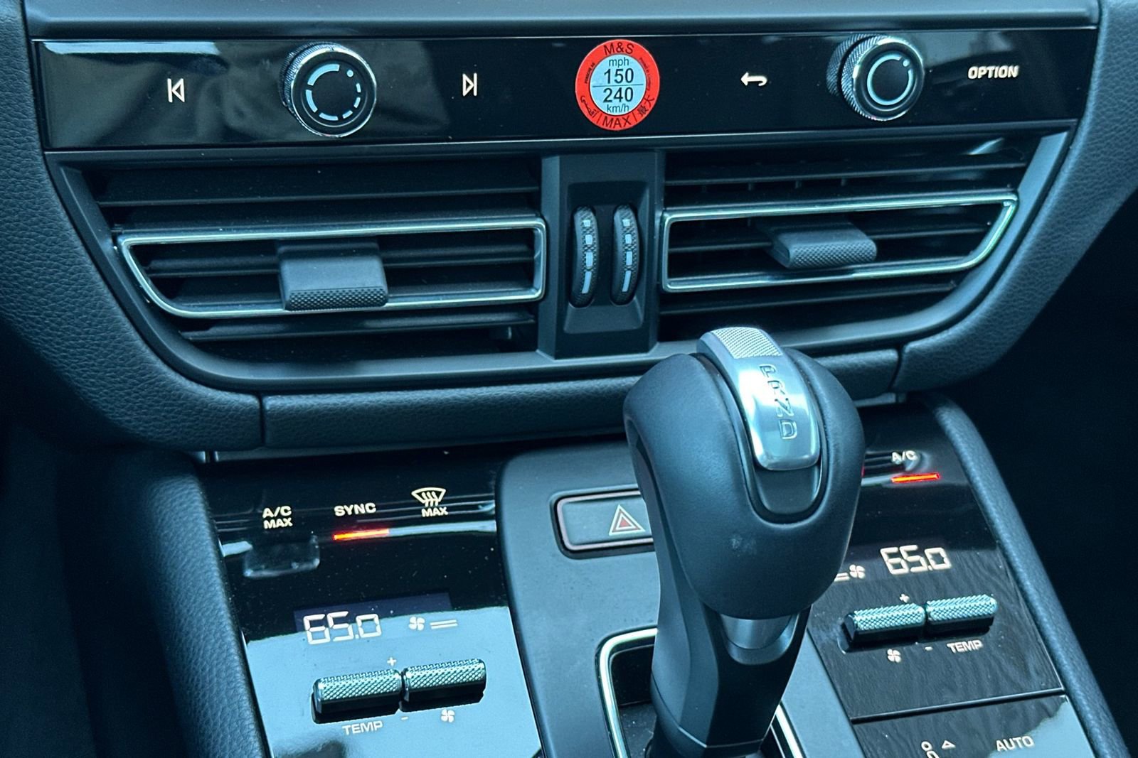 Used 2025 Porsche Macan image 25