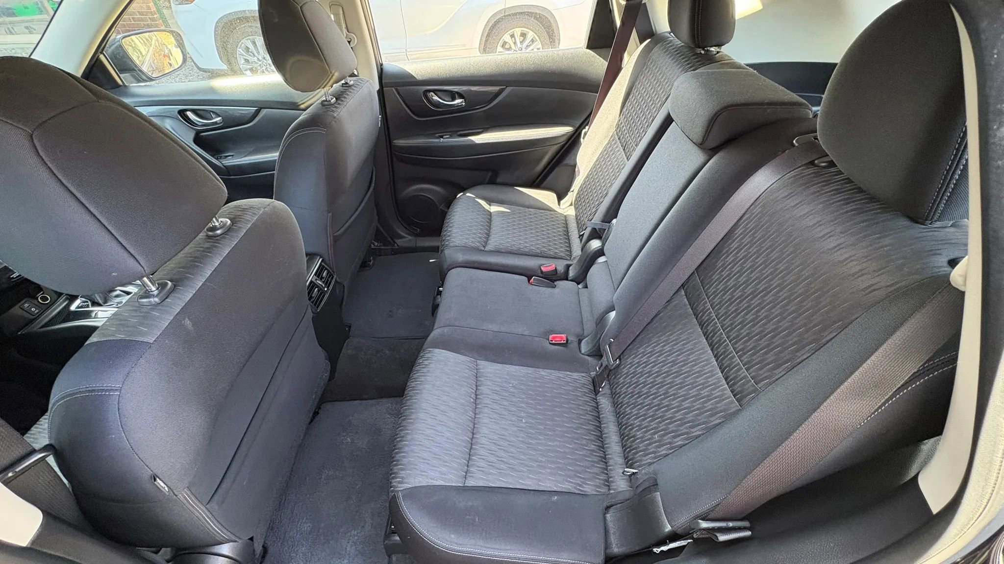 Used 2017 Nissan Rogue S image 26