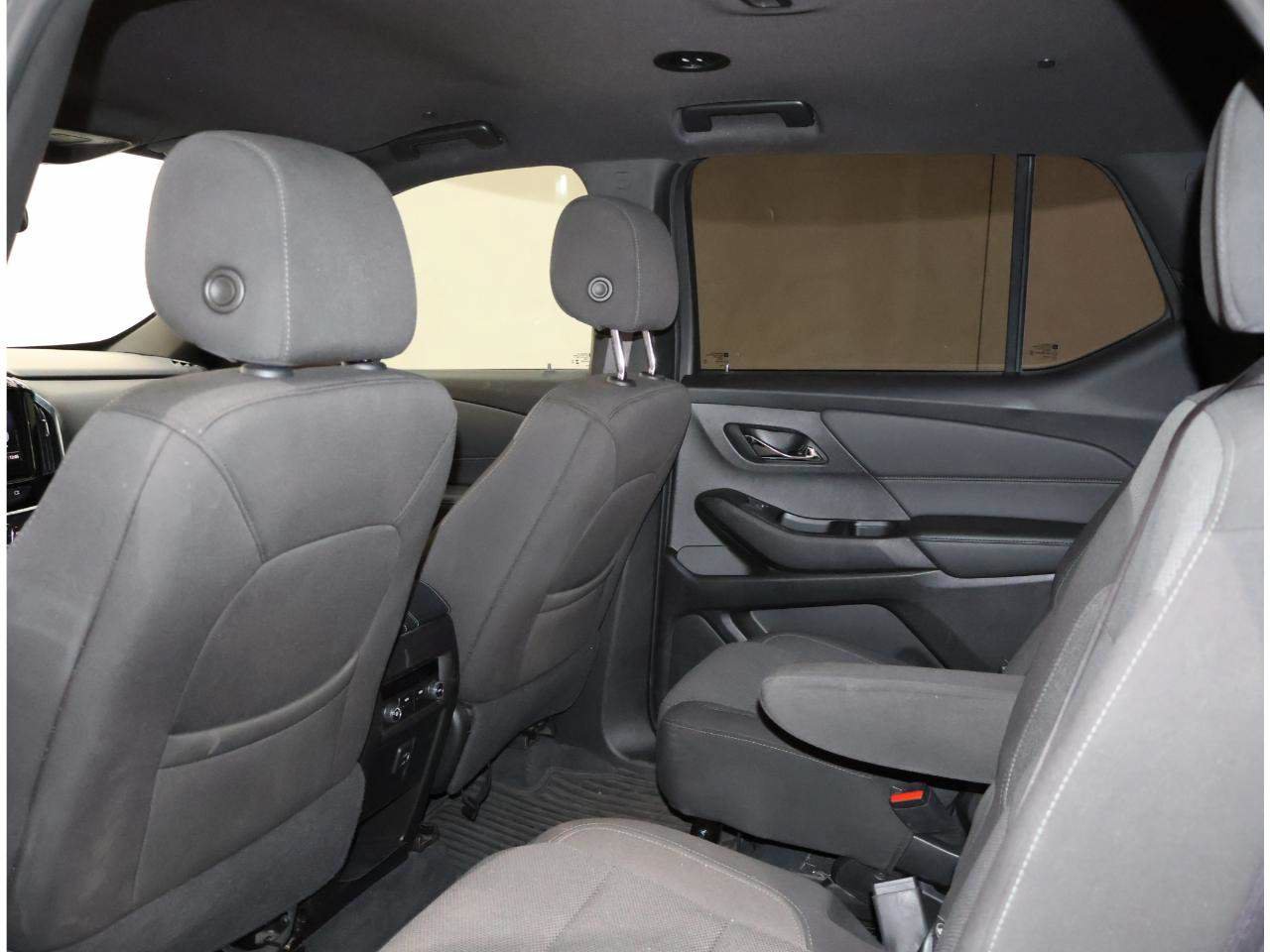Used 2023 Chevrolet Traverse LT FWD image 14