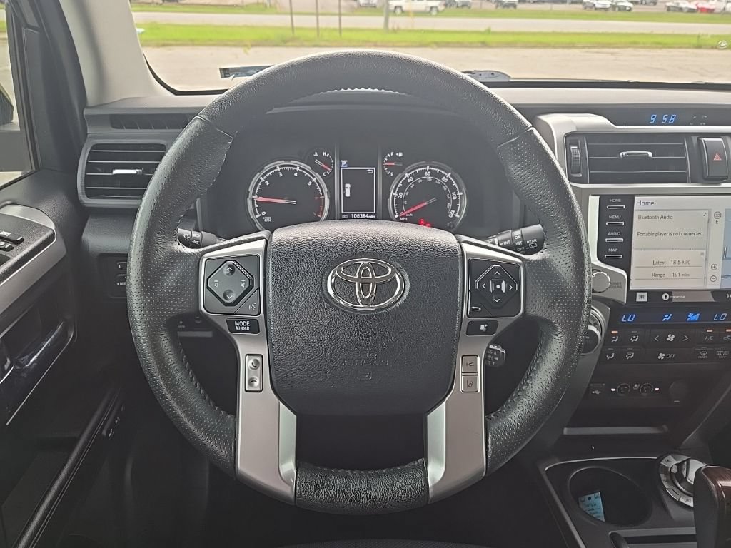 Used 2022 Toyota 4Runner Limited AWD/4WD image 3