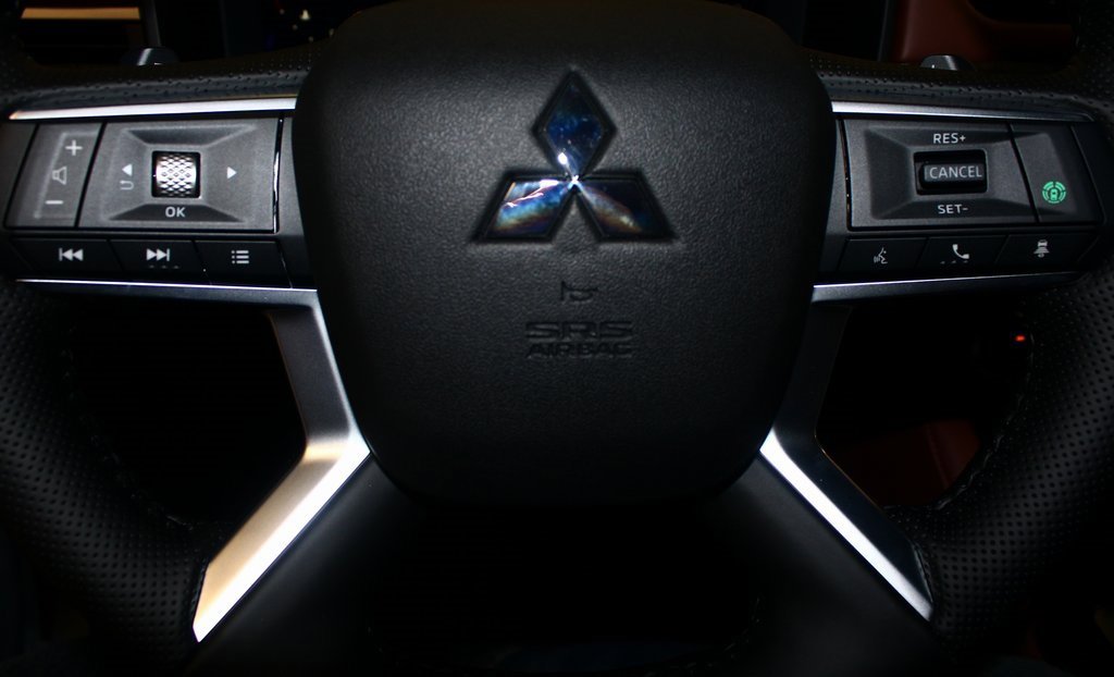 New 2026 Mitsubishi Outlander SEL image 10