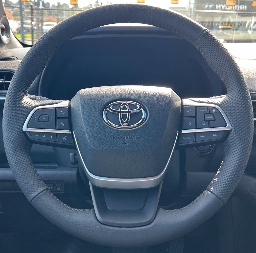 New 2026 Toyota Sienna Limited AWD/4WD image 23