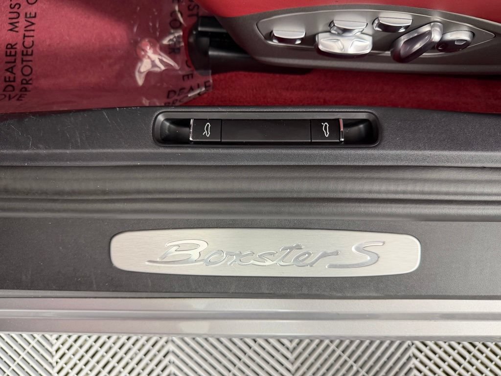 Certified 2025 Porsche 718 Boxster S RWD image 24