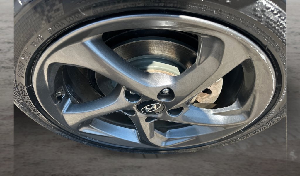 Used 2019 Hyundai Veloster 2.0 FWD image 19