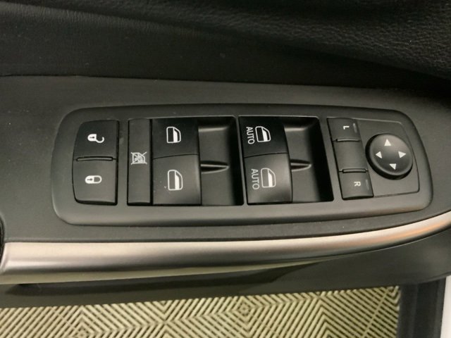 Used 2019 Jeep Cherokee Limited image 17