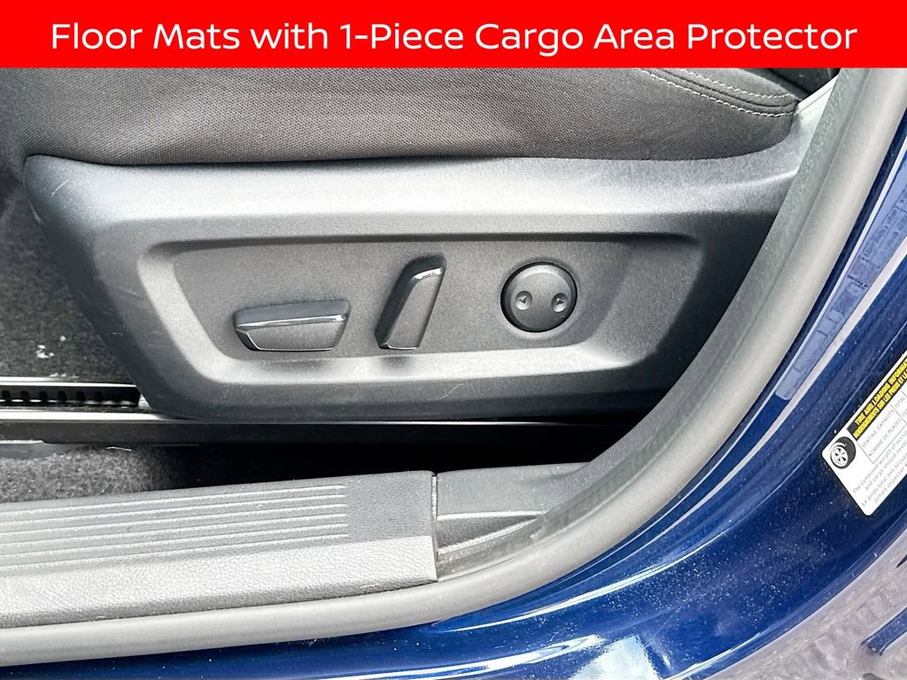 Used 2025 Nissan Rogue SV image 21