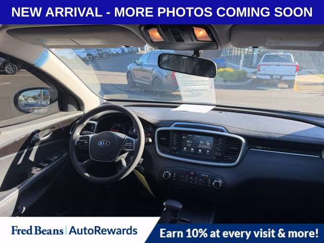 Used 2019 Kia Sorento FWD image 11