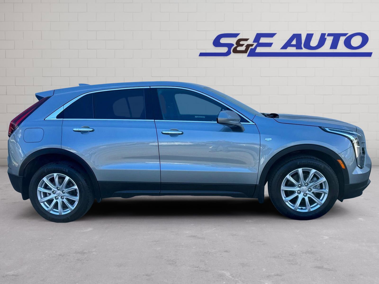 Used 2023 Cadillac XT4 Luxury w/ Driver Awareness Package image 5