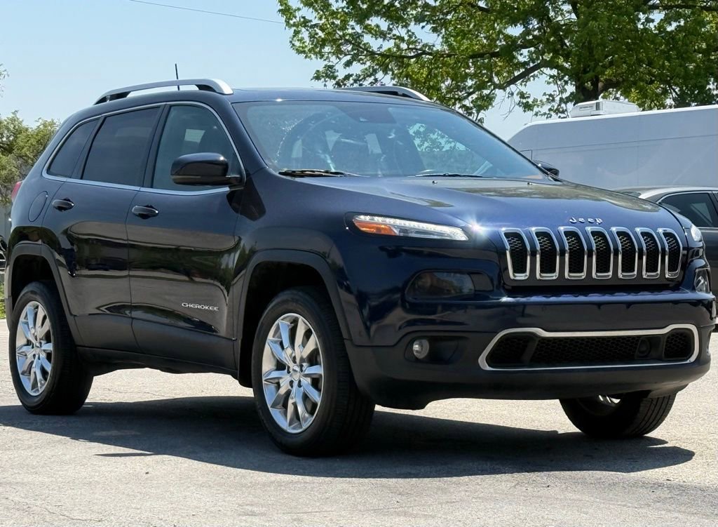 Used 2016 Jeep Cherokee Limited w/ Luxury Group AWD/4WD image 7