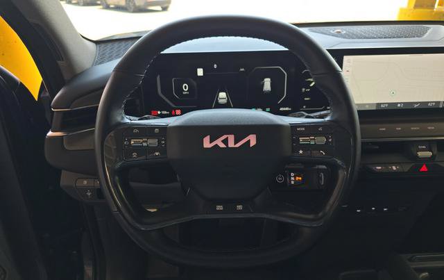 Used 2024 Kia EV9 Land AWD/4WD image 7