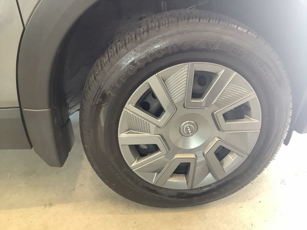 Used 2025 Nissan Kicks S AWD/4WD image 26