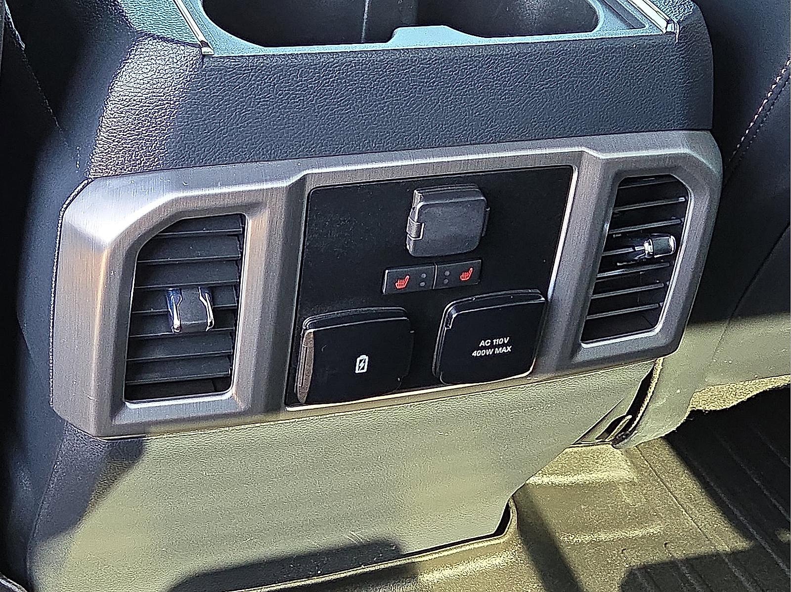 Used 2022 Ford F250 Platinum w/ FX4 Off-Road Package image 11