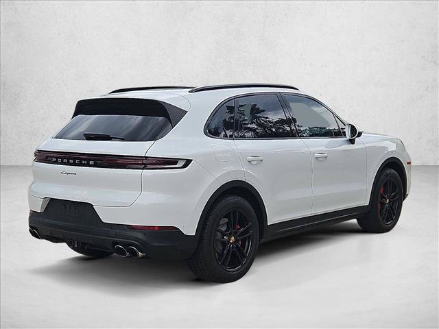 Used 2024 Porsche Cayenne AWD/4WD image 5